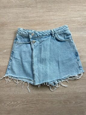 Zara Light Blue Denim Skort with Pink Logo Patch